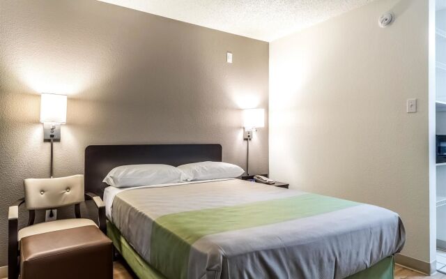 Studio 6 Dallas, TX - Northwest