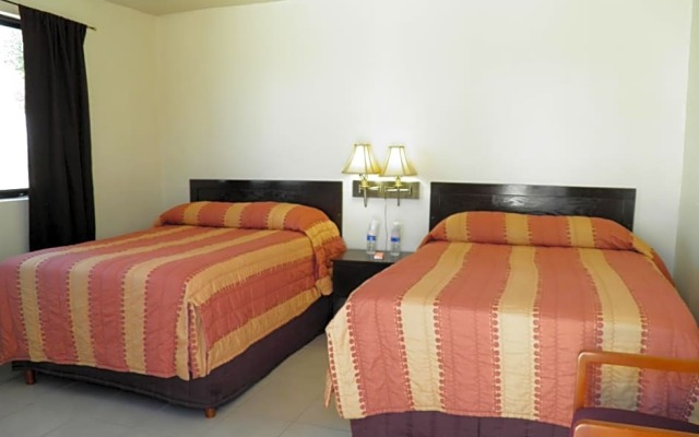 #35 Bungalow Seaside Hotel & Victors RV Park