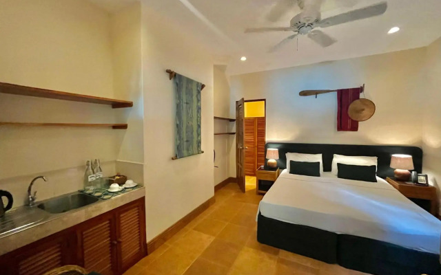 Coco Grove Beach Resort