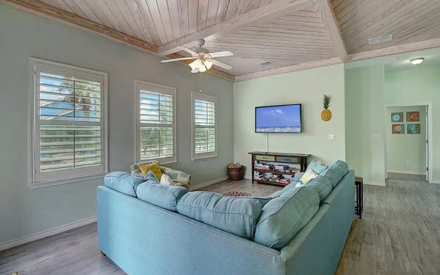 Piggy's Perch 4 Bedroom Townhouse by Redawning