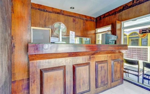 OYO Flagship 90717 Hotel Kalimantan Surabaya