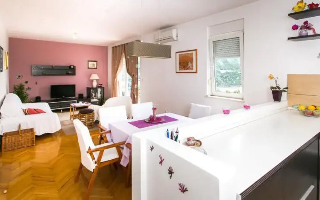 Apartment Tomy