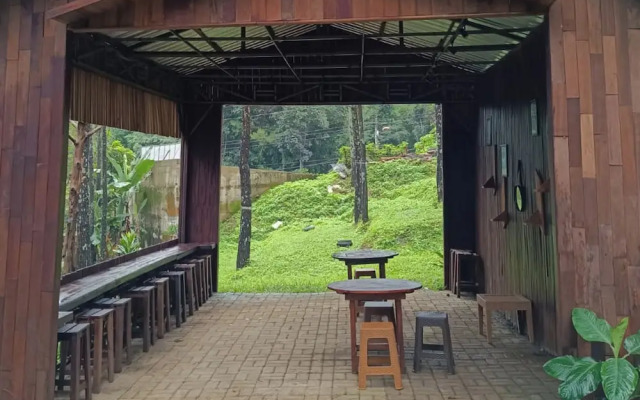 Alas Pacet by TwoSpaces Mojokerto