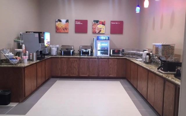 Comfort Suites University