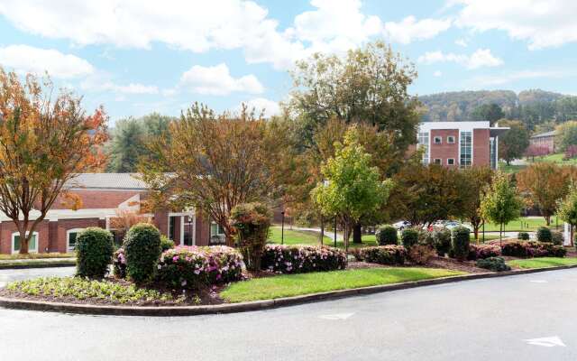Days Inn by Wyndham Dahlonega University Area