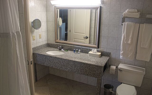 Radisson Suite Hotel Oceanfront