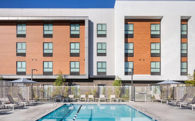 Ayres Hotel San Diego South - Chula Vista
