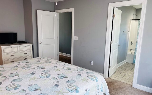 2ice As Nice 4 Bedroom Home by RedAwning