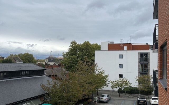 Remarkable 2-bed Apartment in Southampton