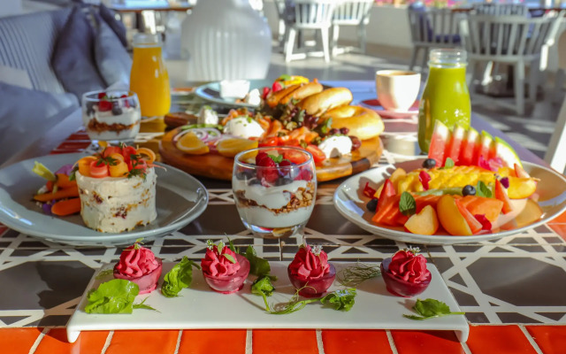Mar del Cabo By Velas Resorts