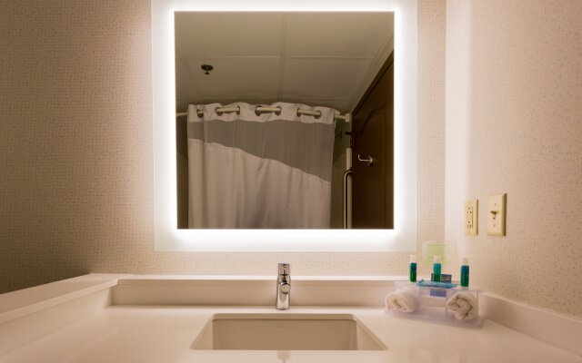 Holiday Inn Express & Suites Reading by IHG