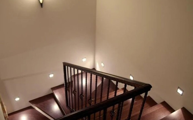 Berna - Pool House - H