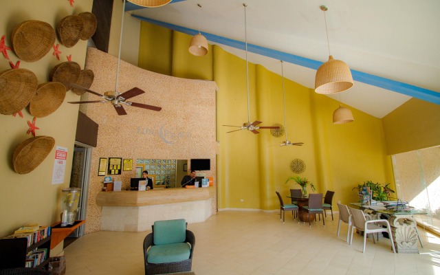 Luna Palace Hotel and Suites