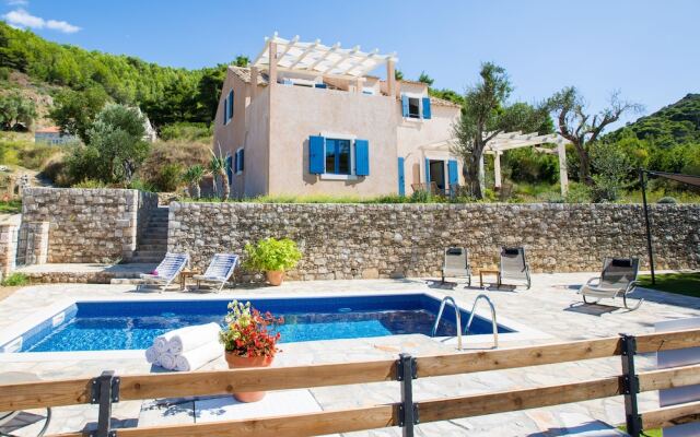 Villa Authentica