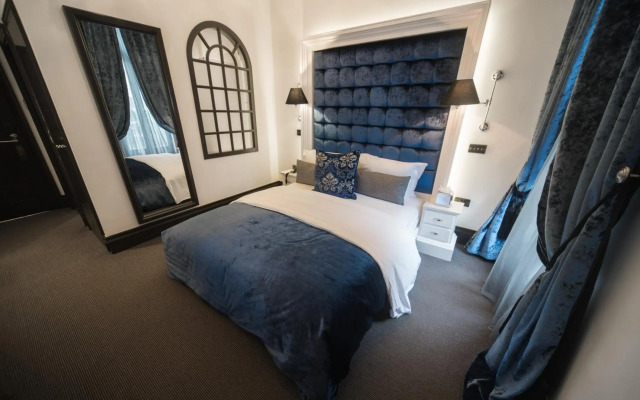 The Exhibitionist Hotel