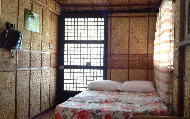 Bamboo House Beach Lodge & Restaurant