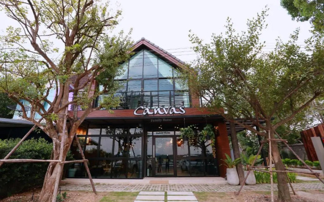 Canvas Family Home