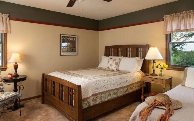 Cedar Crest Lodge