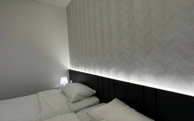 Luxury Room 03 Near Downtown