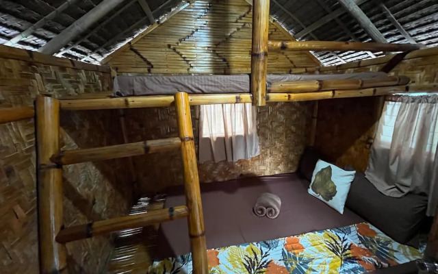 On Board Panglao Beach Hostel and Resort