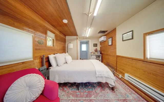'red NY Central,' Converted Railcar in Dubois!