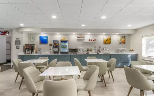 Comfort Inn & Suites Louisville Airport Fair & Expo