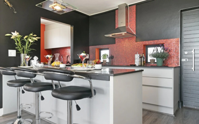 Waters Edge 220