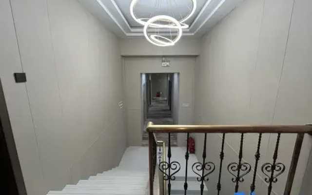 Rujia Huayi Select Hotel (Beijing Guozhan Xibahe Subway Station)