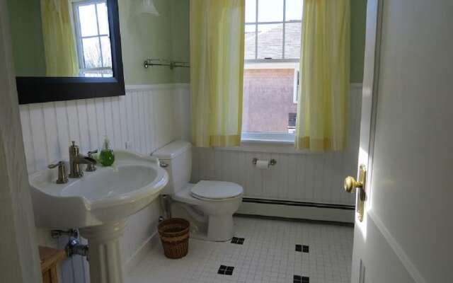 80 Highland Avenue - Three Bedroom House