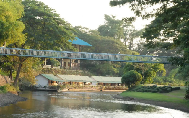 Suanphet Riverview Resort
