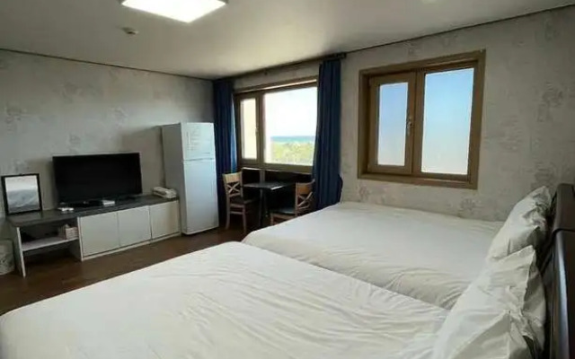 Jeju Baekrok Pension