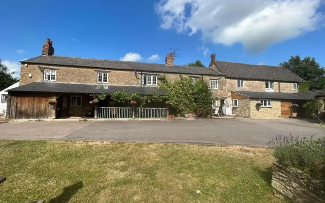 The Highwayman Hotel