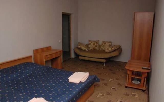 Yunost Hotel