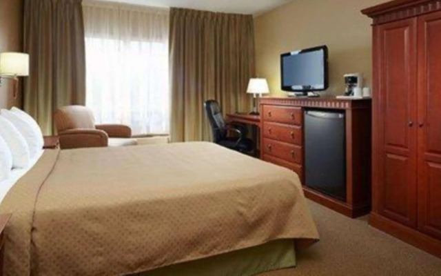 Quality Inn & Suites P.E. Trudeau Airport