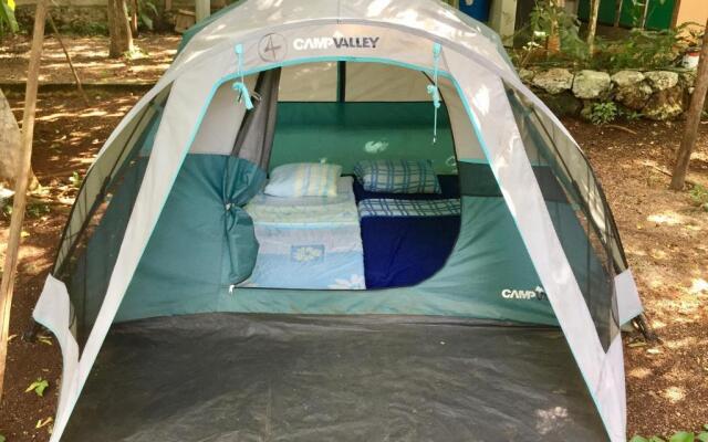 Yaxche Centro Hostal y Camping