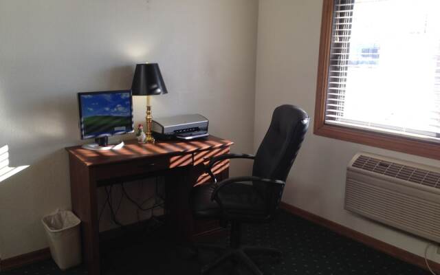 AmericInn Lodge & Suites Elkhorn