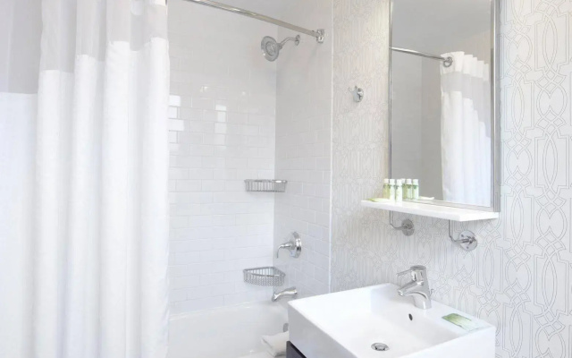 Holiday Inn Express Chicago - Magnificent Mile by IHG