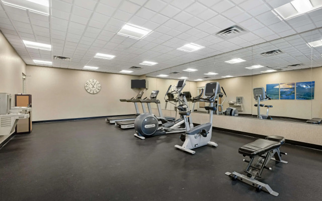 Best Western Plus Lakeview Hotel