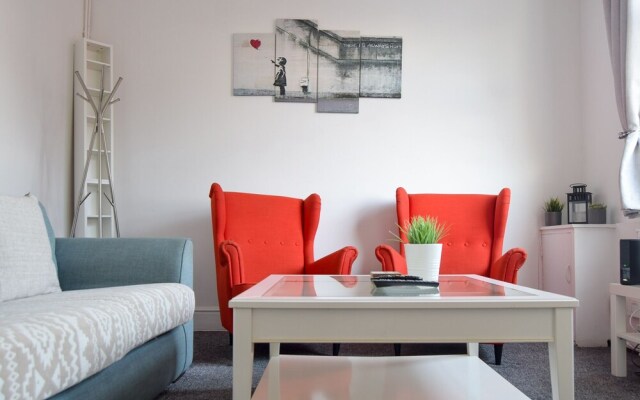 Charming 3-bed House in Central Nottingham