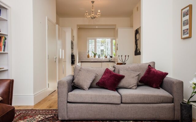 2 Bedroom Flat in Islington, Sleeps 6