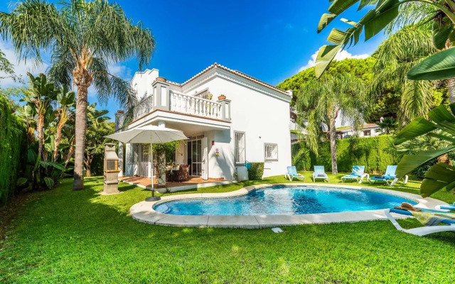 Villa Moongate