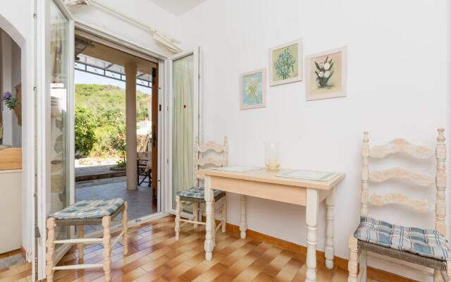 Effie Apartment in