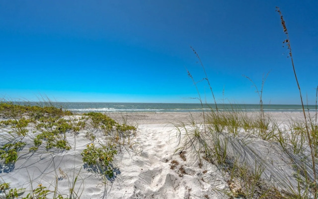 Shorehouse 401 by Vtrips