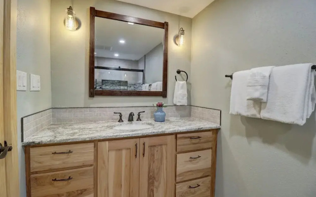 Peregrine Lodge-Remodeled Kitchen-Steps to Super Bee Lift - PG309 by RedAwning