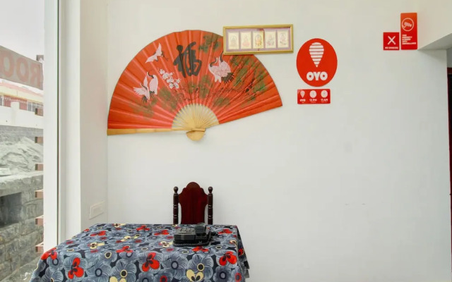 Oyo 14240 Mohan Residency