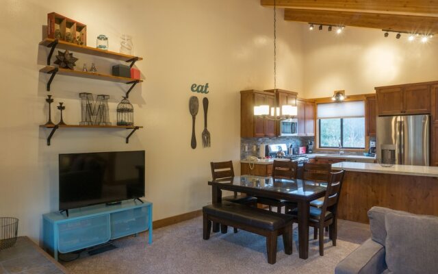 3048 Aspen Grove