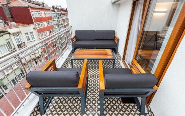 Central Flat With Lovely Terrace in Ferikoy Sisli