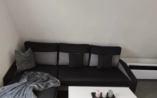 TRUTH Studio - Queensize Bett - Netflix - Küche