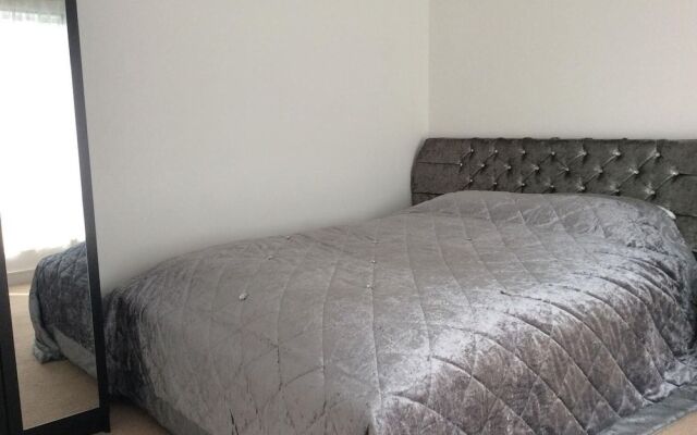 Igloo CityCroft Luxury Townhouse