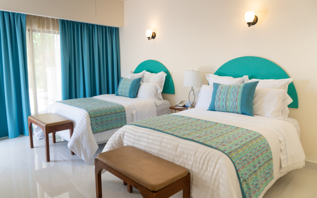 The Westmarine Waterfront Hotel
